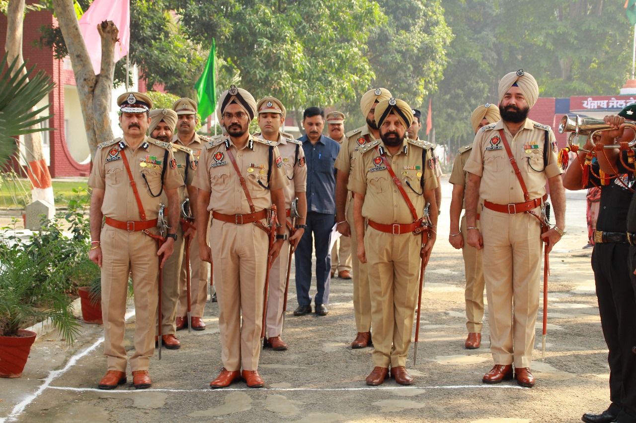 एडीजीपी जेल अरुणपाल सिंह ने जेल विभाग के शहीदों को श्रद्धांजलि दी